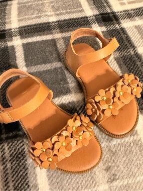 The Children's Place Girls Tan Floral Strap Sandals